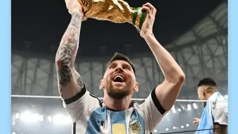 “央视新闻客户端报道：2028年冬季青年奥运会花落意大利多洛米蒂与瓦尔泰利纳地区”