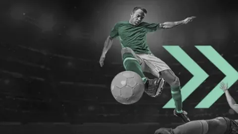 阿劳霍与拉菲尼亚明日无法出战，弗里克对补赛进展未作回应